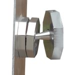 Supporto con snodo orientabile a parete